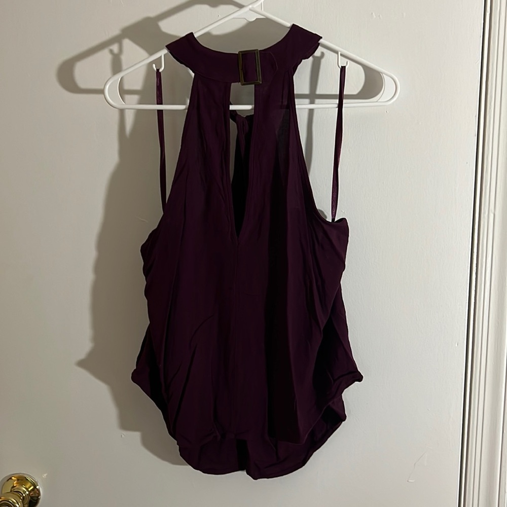 Maroon tank top with buckle choker